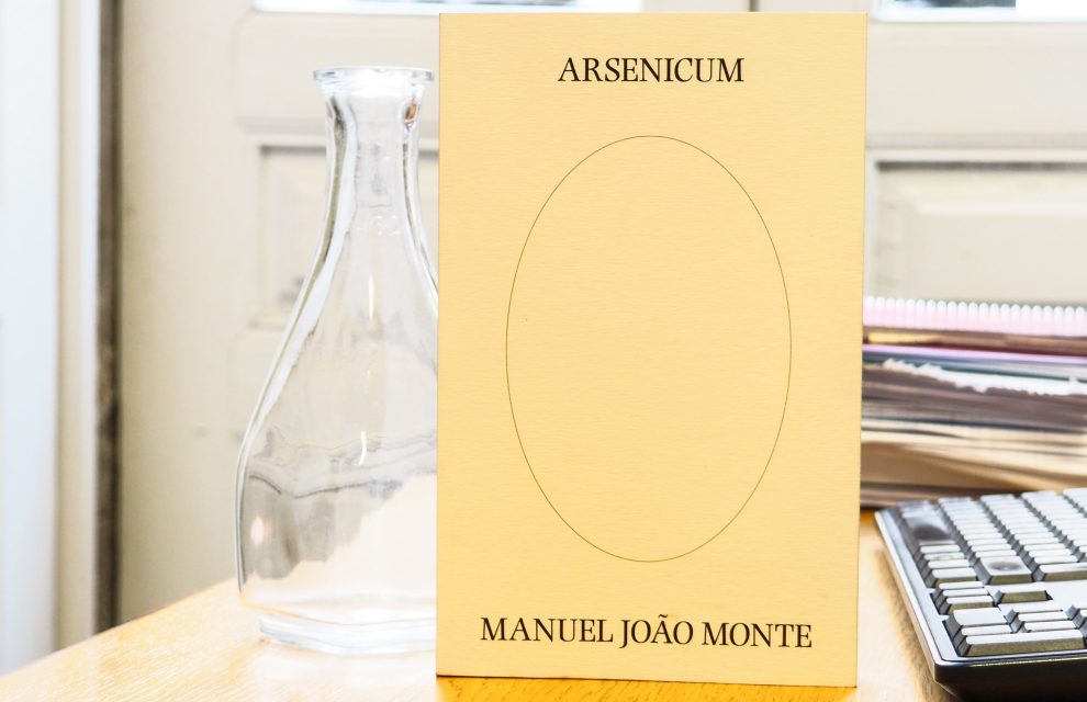 ARSENICUM: um veneno divertido para curar o tédio